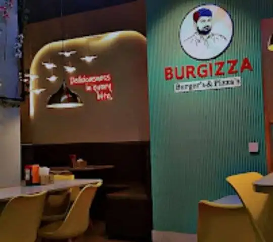 Burgizza burgers and Pizza’s Burgizza burgers and Pizza’s